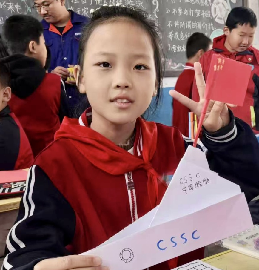 【国防教育进校园 同心共筑强国梦】中船风帆团委赴定点帮扶村小学开展爱心捐赠及国防教育活动